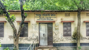 গ্ৰামীণ স্বাস্থ্য সেবার মূল স্তম্ভ হয়ে দাঁড়িয়ে আছে কমিউনিটি ক্লিনিক। নেই সঠিক চিকিৎসা সেবা