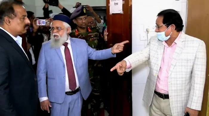 ময়মনসিংহ মেডিকেল কলেজ হাসপাতালে স্বাস্থ্য মহাপরিচালকের পরিদর্শনের সময় উত্তপ্ত পরিস্থিতি